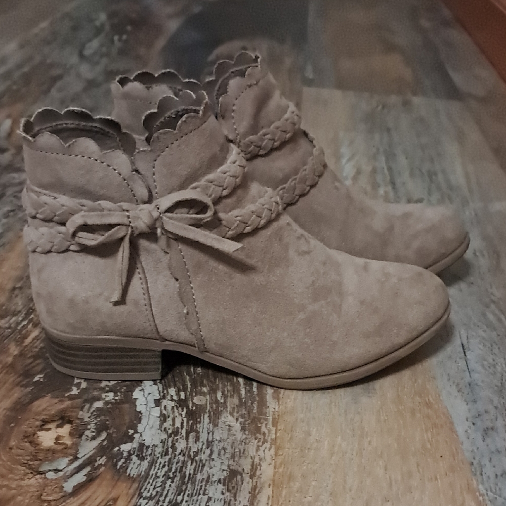 Women's Tan Ankle Boots